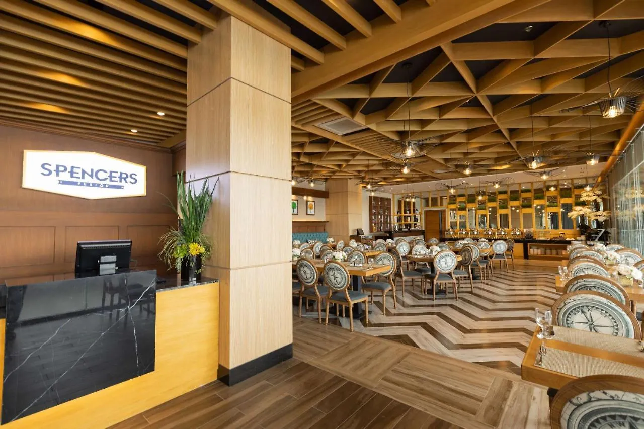 Best Western Plus Metro Clark Angeles 3*,