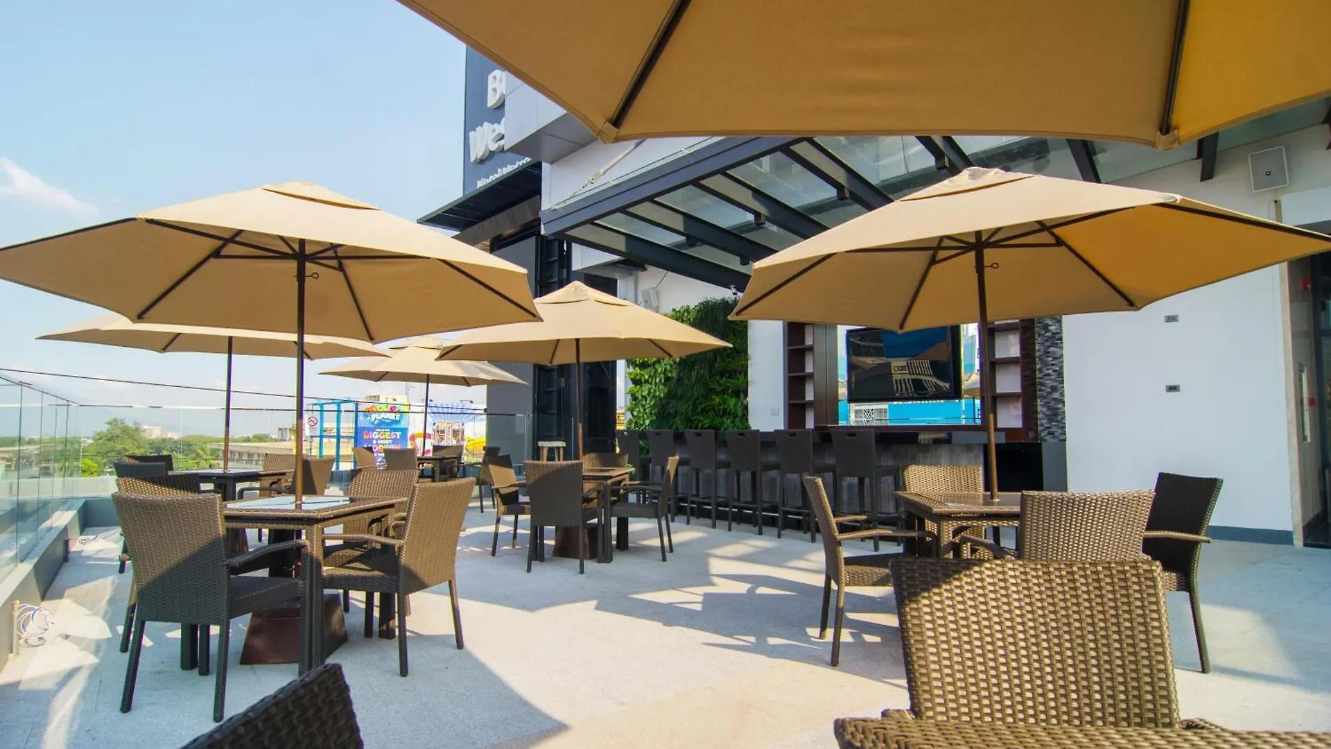 Best Western Plus Metro Clark Angeles Hotel